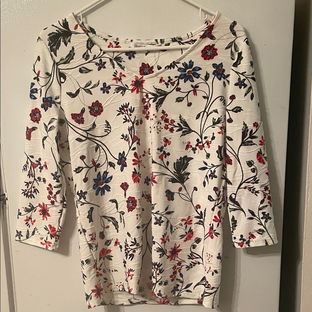 Emily Daniel’s NWT Small Floral Print Women's‎ Top